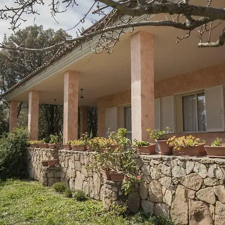 Fumu Ludurru Farm Фермерский дом