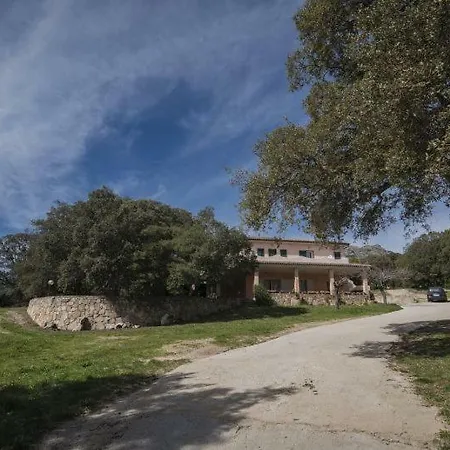 Fumu Ludurru Farm Alloggio per agriturismo Padru